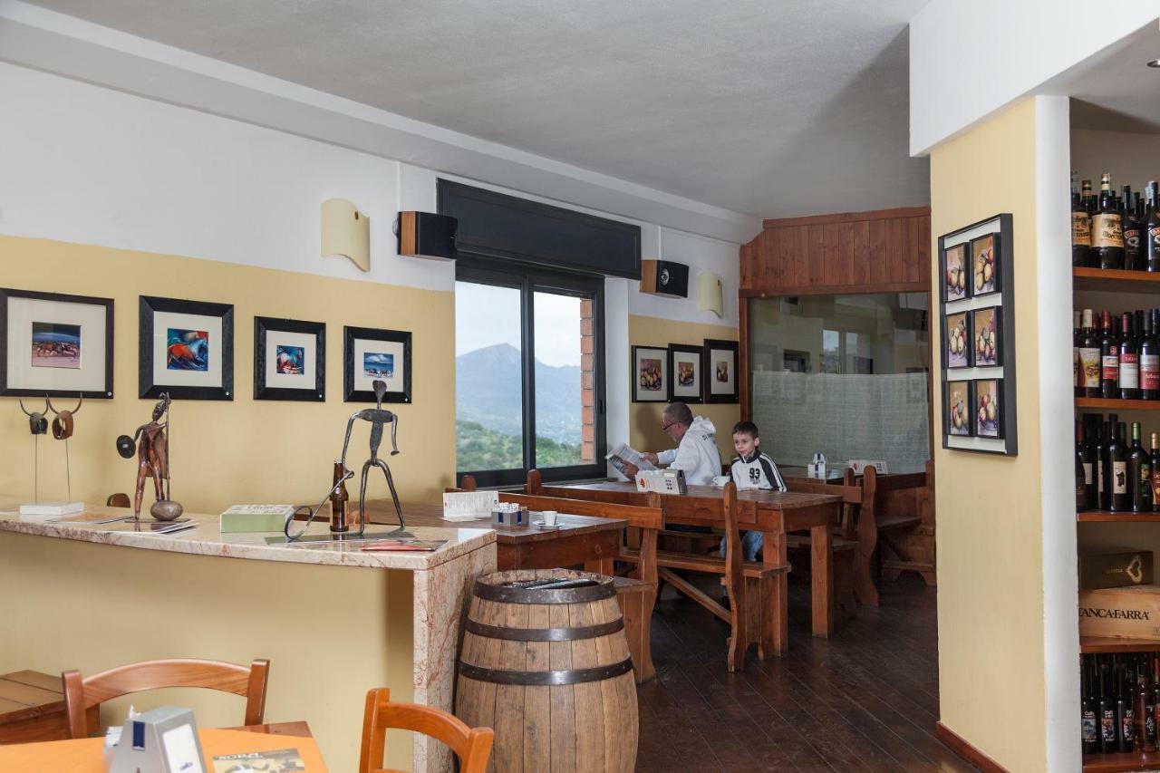 Managheri Wine Bar Oliena Exterior foto