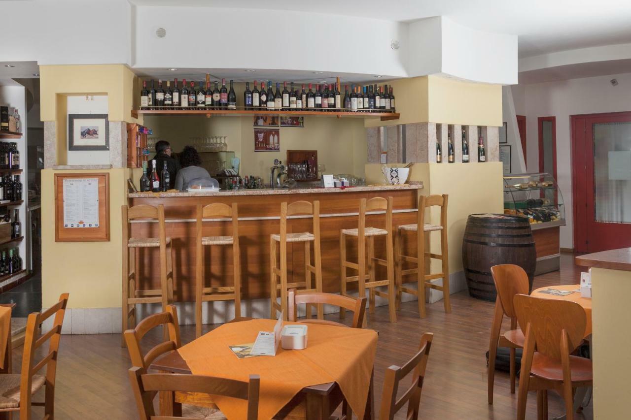 Managheri Wine Bar Oliena Exterior foto
